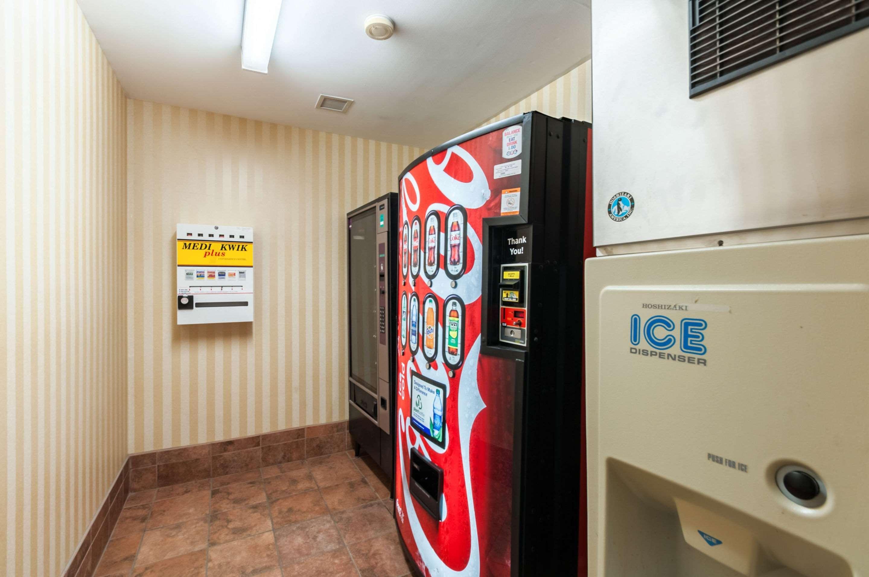 Quality Suites チェスタータウン エクステリア 写真